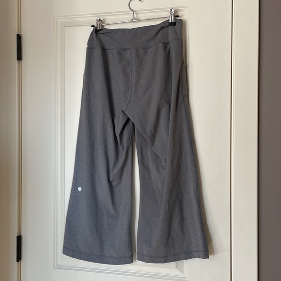 Lululemon Grey High Rise Wide Leg Crop Yoga Pants Lounge Pants with Pockets - Picture 2 of 13